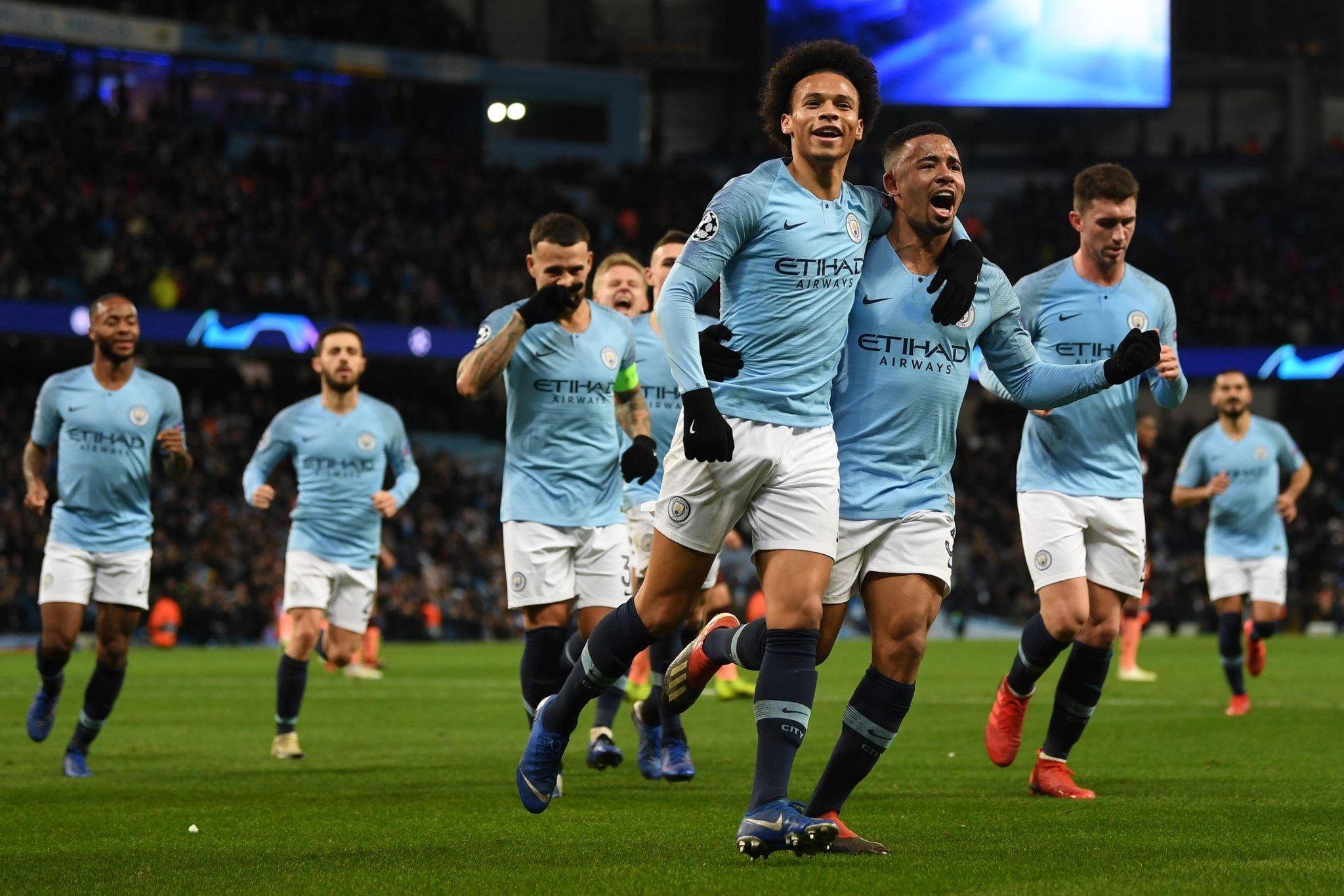 而是教练 而是教练